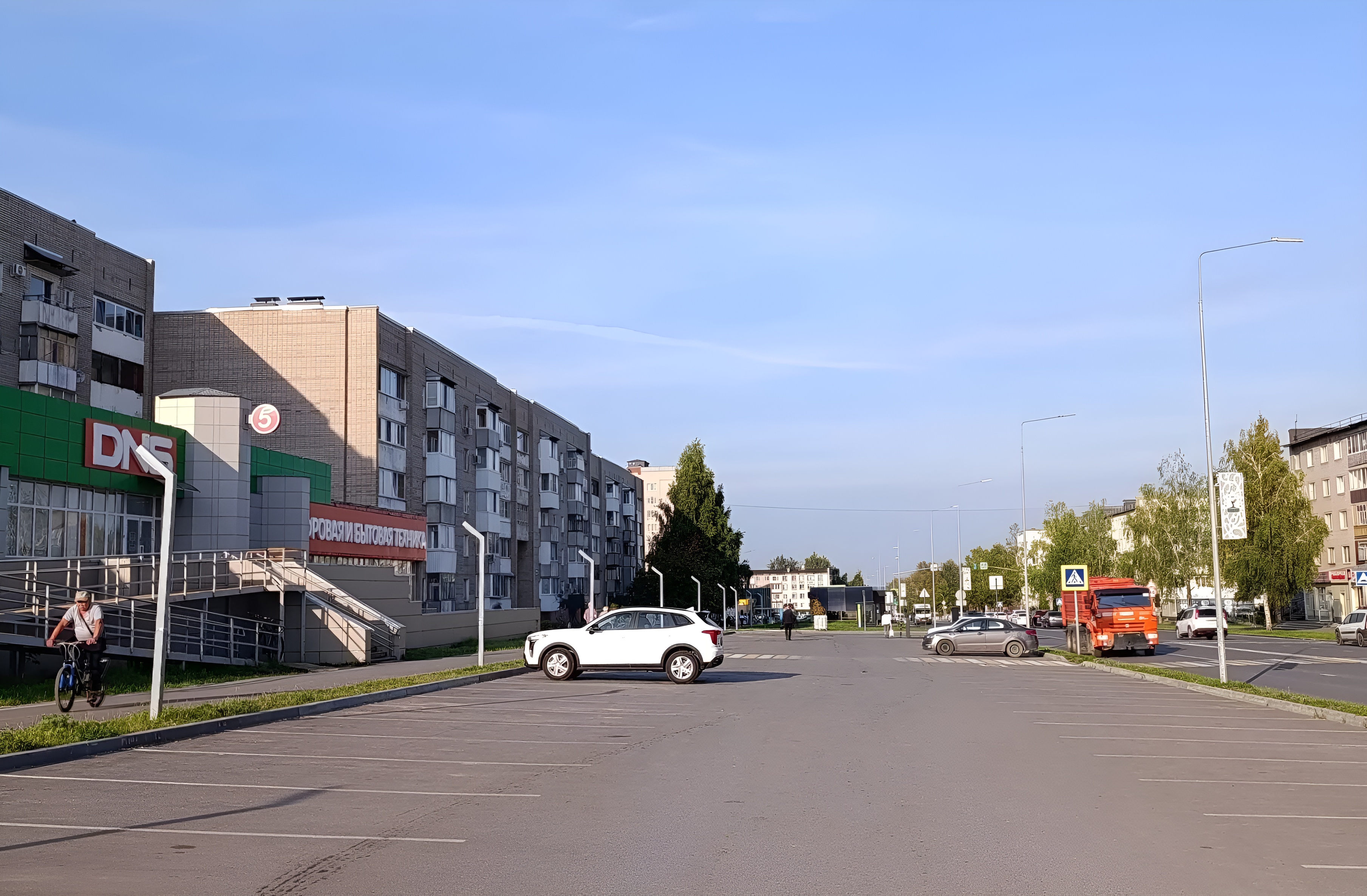 Парковка якынча 70 машинаны сыйдыра
